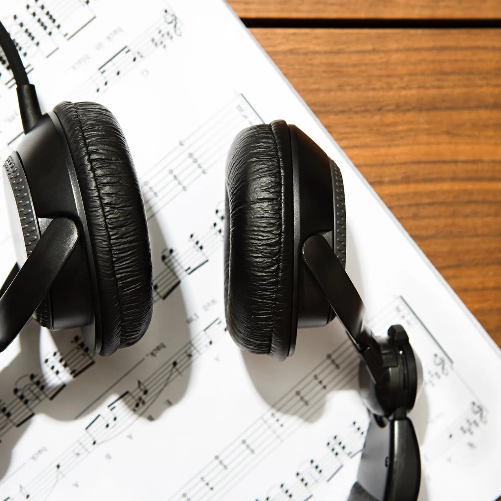 Kopfhörer und Noten – Musik und Gesang für eure Zeremonie